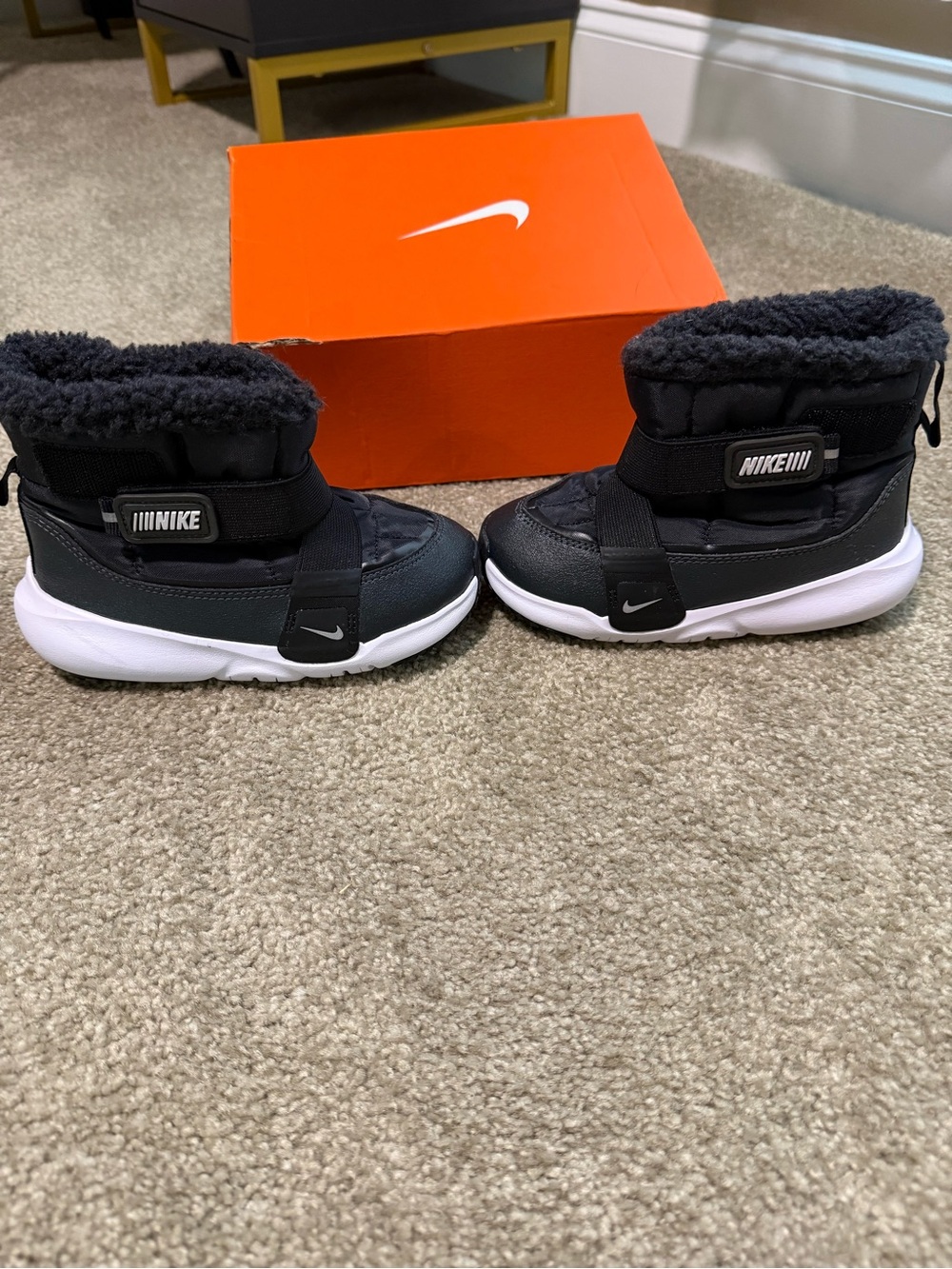 Nike Kids Black and White Strap Boot Sneakers - Picture 6 of 10